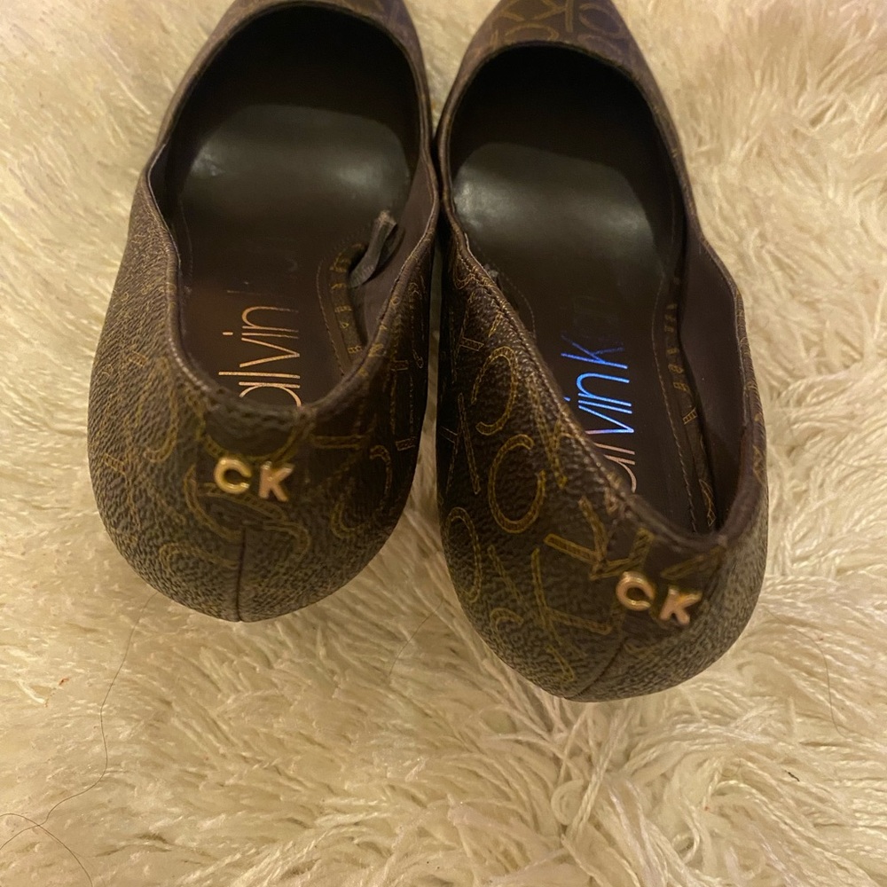 Calvin Klein Brown Heeled Shoes with Classic Design - Picture 5 of 8